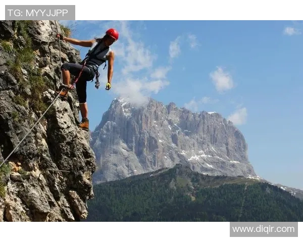 杨芳独家分享攀岩技巧与心得助你征服高峰挑战自我极限