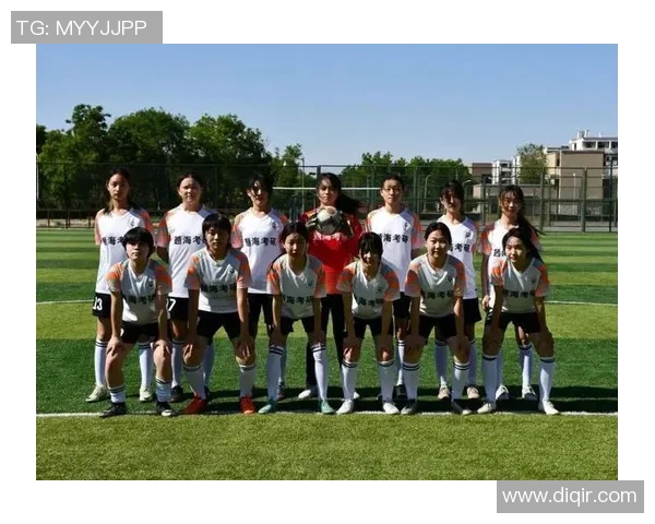 内敛性格下的足球巨星们如何在绿茵场上绽放光彩与魅力